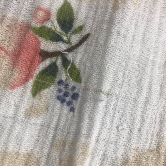 LITTLE UNICORN FLORAL MUSLIN SWADDLE BLANKET - Picture 5 of 5